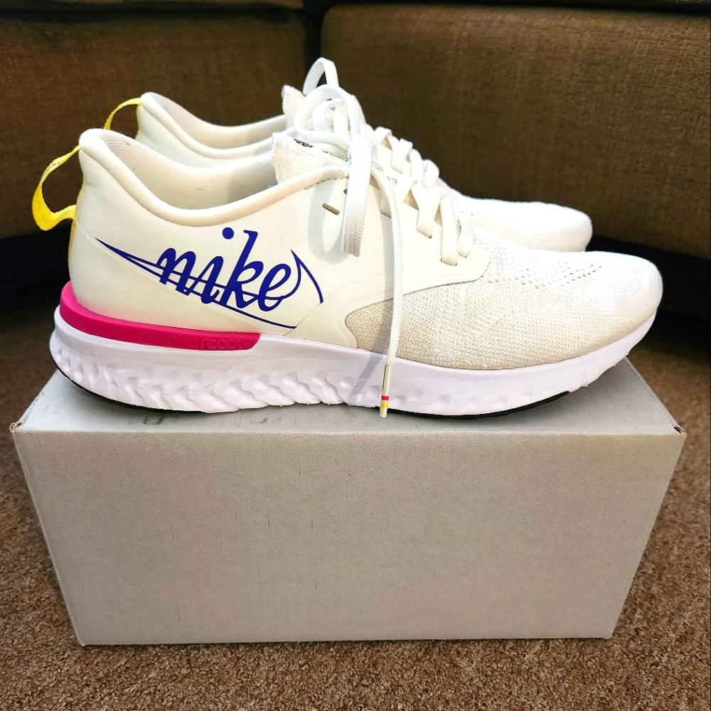 Nike Odyssey React Flyknit 2